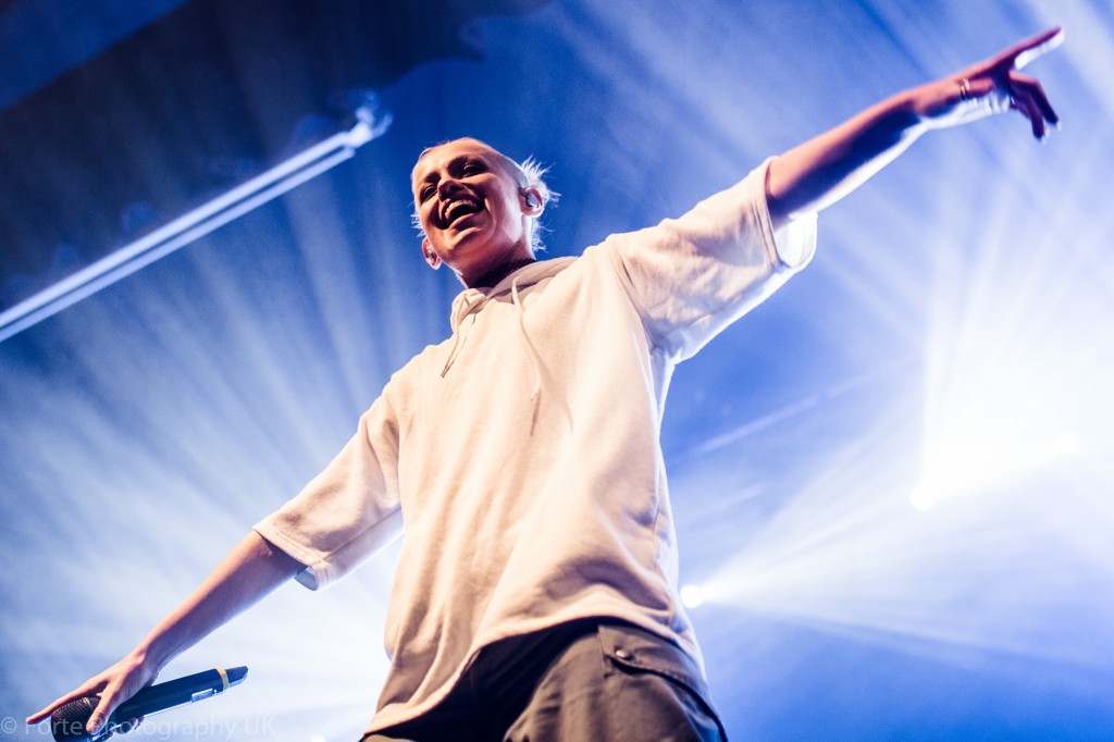 Tonight Alive-13