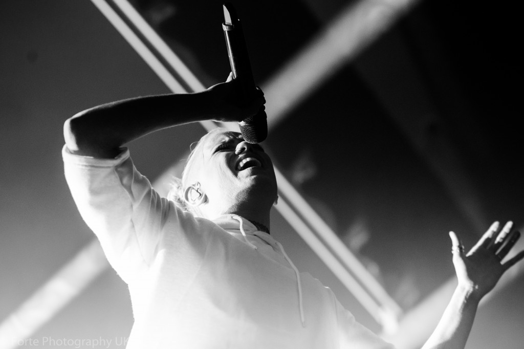 Tonight Alive-39