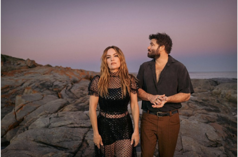 Angus and Julia Stone