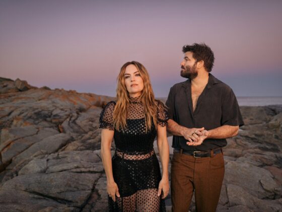 Angus and Julia Stone